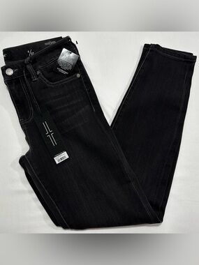 Liverpool Kaylee Skinny Ankle Jean. Meteorite Wash. NWT! 
Size: 4/27